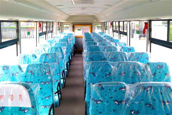 華新HM6108XFD6XZ中小學生專用校車（柴油國六46-56座）