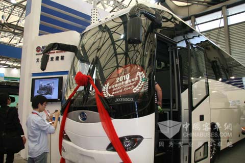 搭載康明斯ISM 410馬力發動機的百路佳客車全新上市