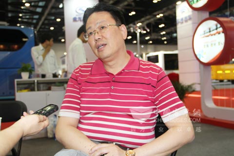 金晟天潤客運總經理張利生接受客車網[www.haipeng88.cn]記者采訪