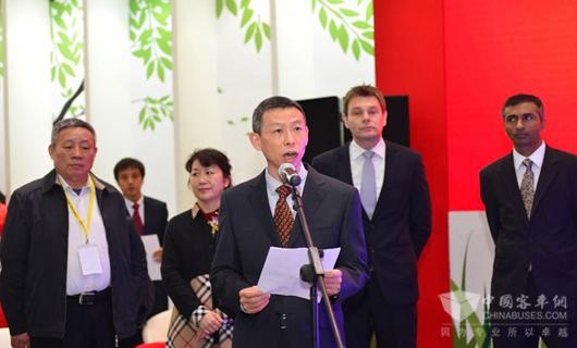 康明斯公司副總裁，東風康明斯發動機有限公司總經理王寧